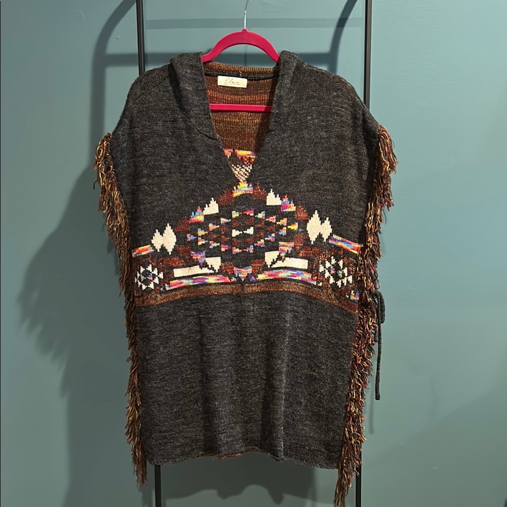Lean Gray Hooded Aztec Poncho with Fringe